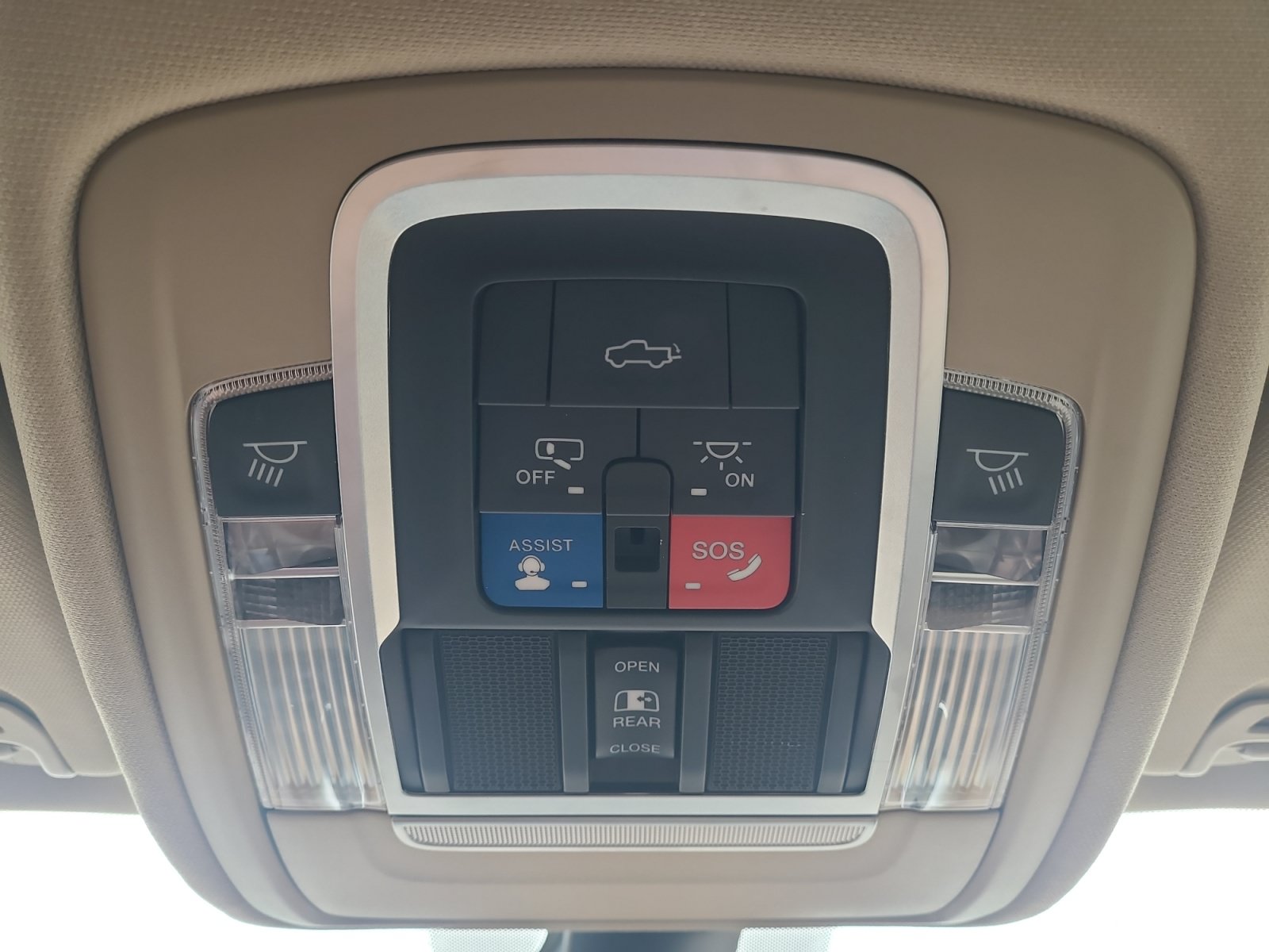 Used 2020 RAM 1500 Laramie AWD/4WD image 22