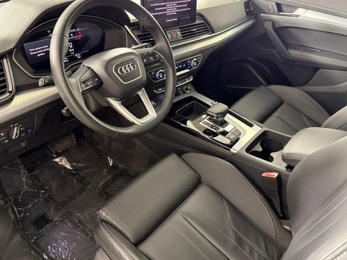 Used 2023 Audi Q5 2.0T Premium Plus w/ Premium Plus Package AWD/4WD image 9