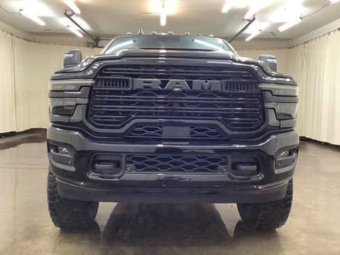 New 2025 RAM 2500 Laramie AWD/4WD image 9