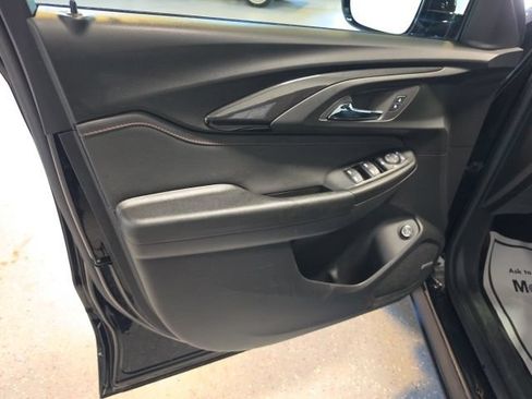 Used 2022 Chevrolet TrailBlazer RS w/ Sun and Liftgate Package AWD/4WD image 9