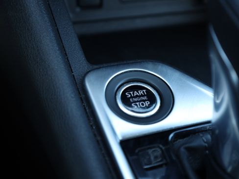 Used 2024 Nissan Sentra SV image 9