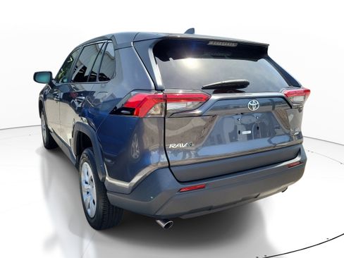 Used 2024 Toyota RAV4 LE AWD/4WD image 4