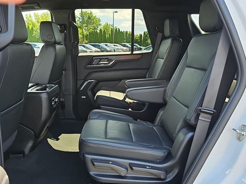 Used 2025 GMC Yukon Denali AWD/4WD image 27