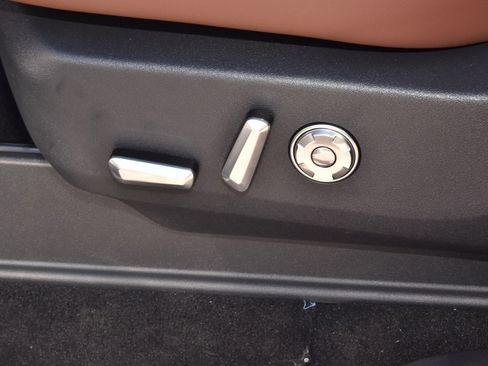 New 2025 Lincoln Navigator L Reserve image 40