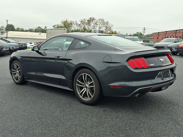 Used 2016 Ford Mustang Coupe RWD image 3