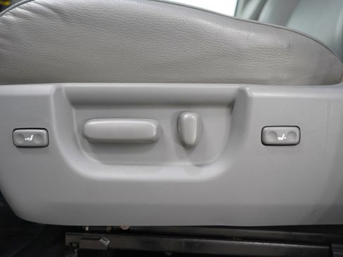 Used 2012 Toyota Tundra Limited image 24