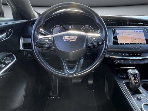 Used 2019 Cadillac XT4 Premium Luxury image 8