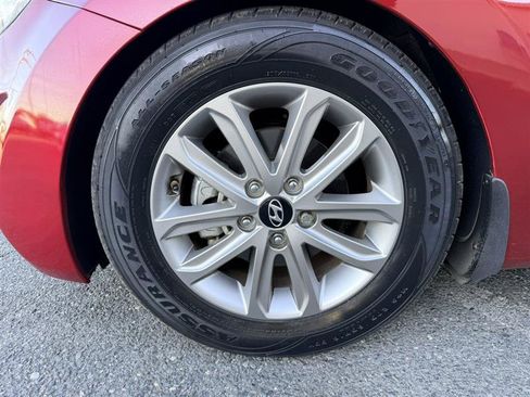 Used 2014 Hyundai Elantra SE w/ Option Group 02 FWD image 9
