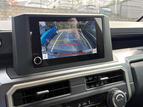 Used 2024 Toyota Tacoma SR5 image 9