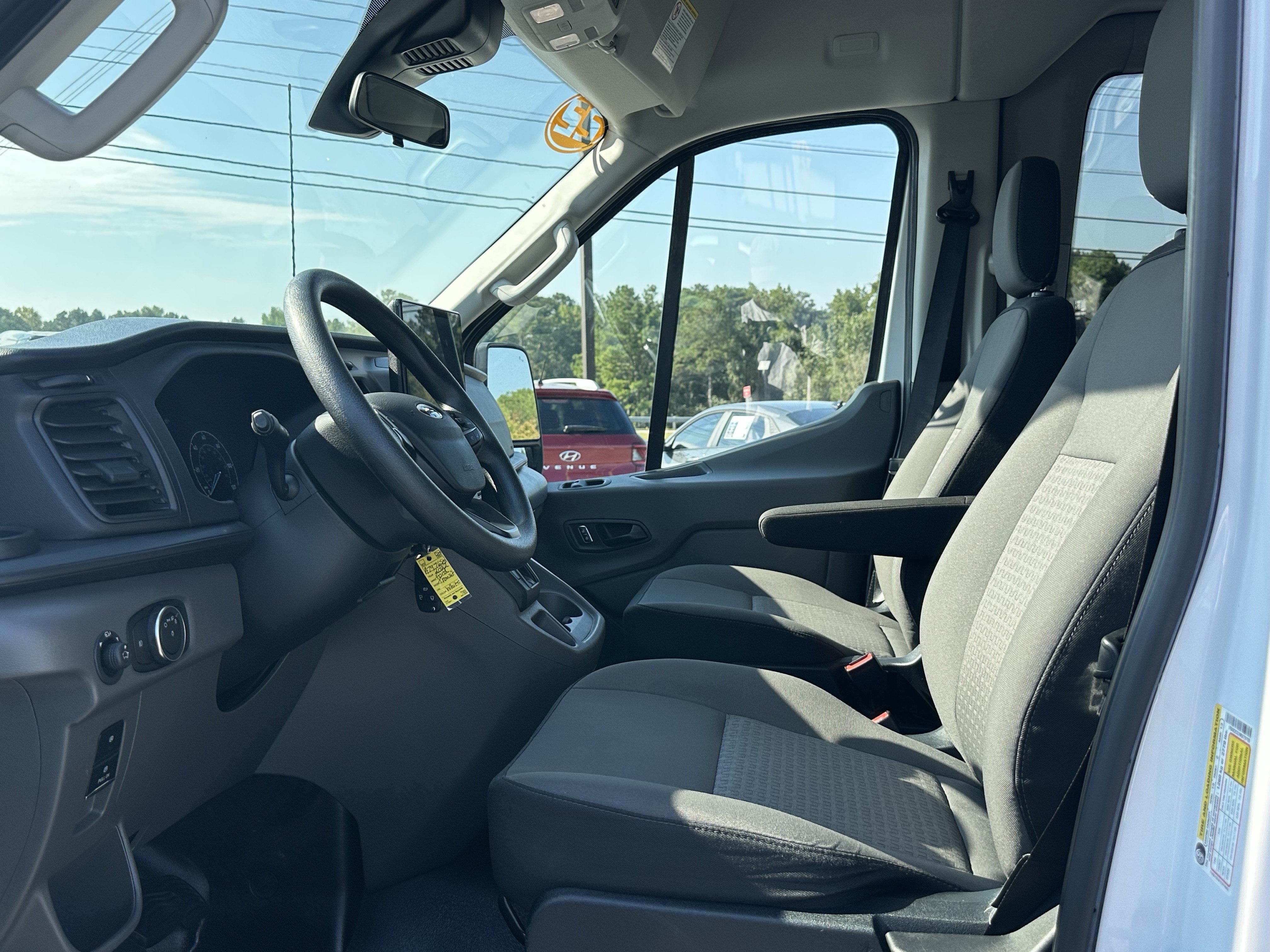 Used 2022 Ford Transit 350 XLT RWD image 9