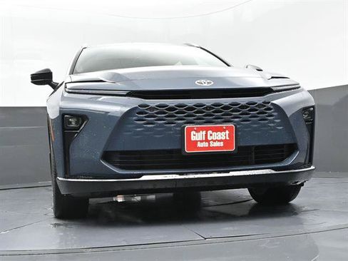 Used 2025 Toyota Crown Signia w/ Advanced Technology Package AWD/4WD image 24