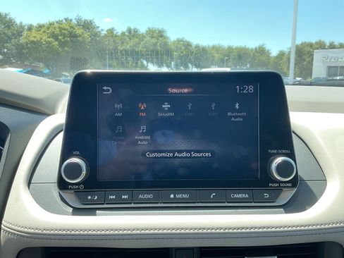 Used 2025 Nissan Rogue SV FWD image 20