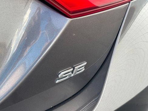 Used 2022 Toyota Camry SE FWD image 32