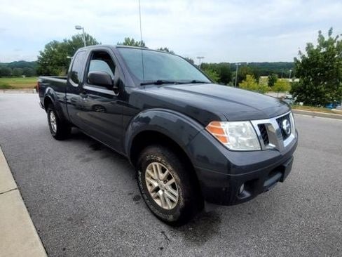 Used 2015 Nissan Frontier SV w/ SV Value Truck Package AWD/4WD image 1