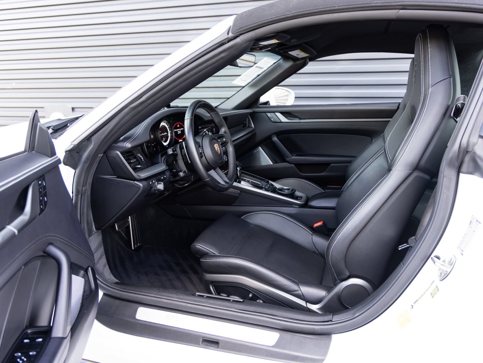 Certified 2024 Porsche 911 Targa 4S AWD/4WD image 25