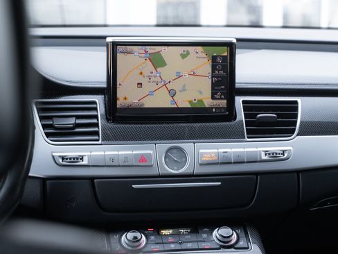 Used 2013 Audi S8 4.0T image 13