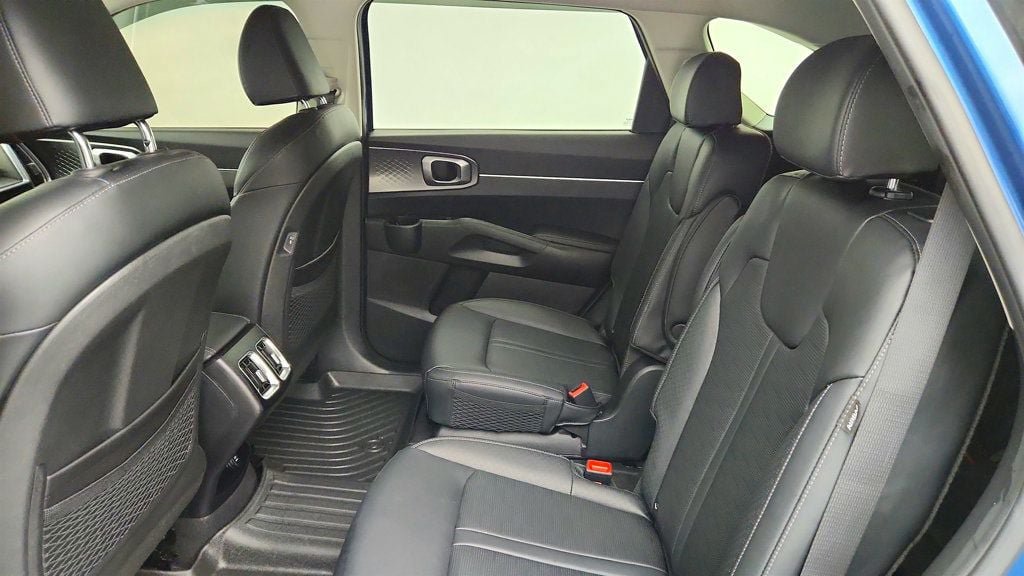 Used 2025 Kia Sorento EX AWD/4WD image 20