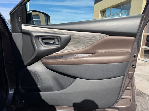 Used 2018 Nissan Murano Platinum image 16