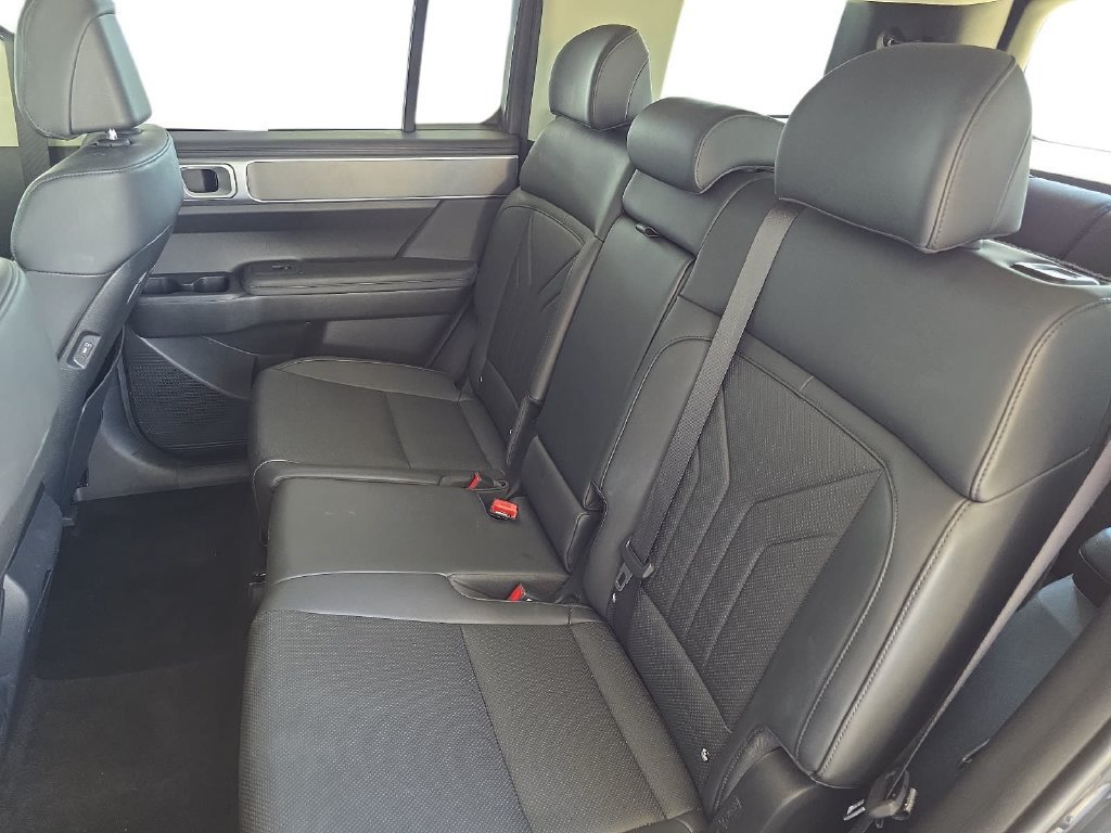 Used 2026 Hyundai Santa Fe SEL FWD image 12