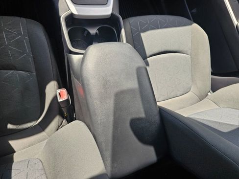 Used 2021 Toyota RAV4 XLE w/ Convenience Package image 23