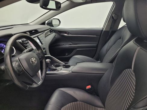 Used 2020 Toyota Camry SE w/ Convenience Package image 17