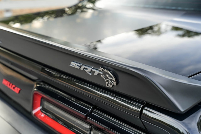 Used 2016 Dodge Challenger SRT Hellcat RWD image 59