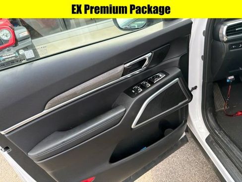 Used 2022 Kia Telluride EX w/ EX Premium Package AWD/4WD image 11