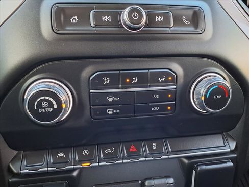 Used 2023 Chevrolet Silverado 1500 Custom image 7