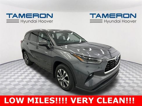 Used 2021 Toyota Highlander XLE image 7