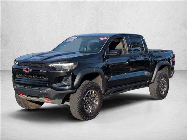 Used 2024 Chevrolet Colorado ZR2 w/ Safety Package AWD/4WD image 4