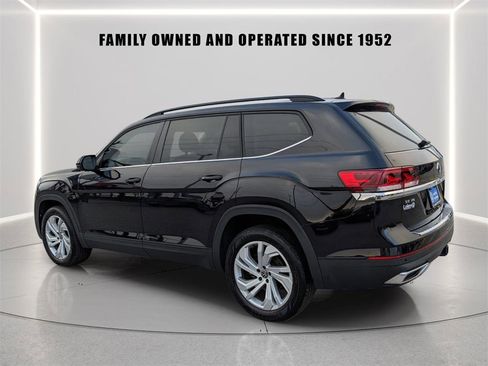 Certified 2023 Volkswagen Atlas SE w/ Panoramic Sunroof Package image 3