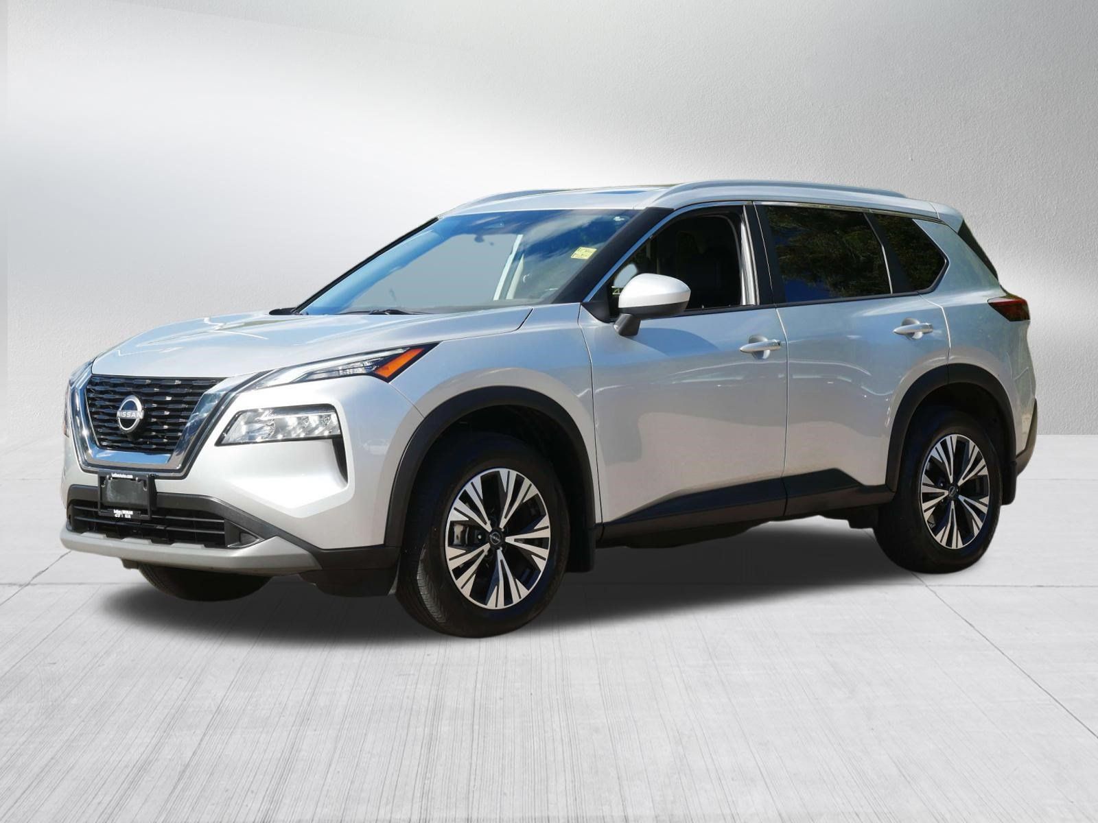 Certified 2023 Nissan Rogue SV w/ SV Premium B Package AWD/4WD image 3