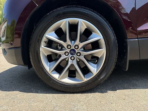 Used 2018 Ford Edge Titanium w/ Equipment Group 302A AWD/4WD image 10