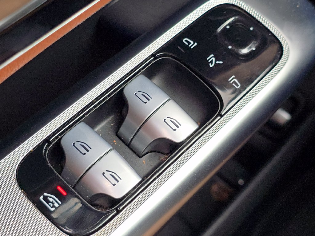 Certified 2025 Mercedes-Benz GLC 350e 4MATIC image 28