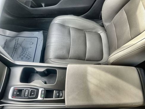 Used 2020 Honda Accord Touring image 25
