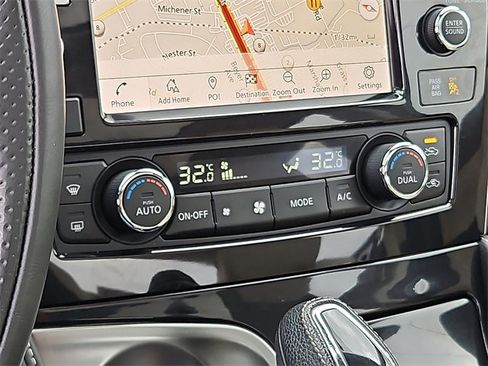 Used 2023 Nissan Maxima Platinum image 16