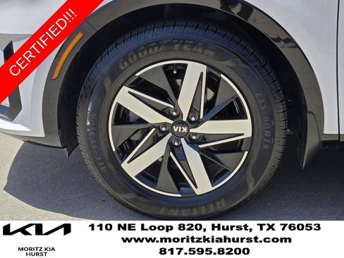 Certified 2021 Kia Sorento S w/ Panoramic Sunroof Package FWD image 17