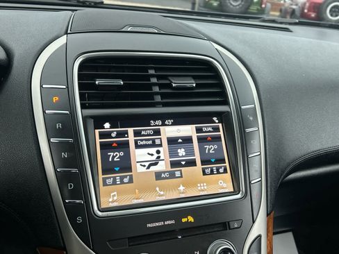 Used 2017 Lincoln MKX Reserve w/ Driver Assistance Package image 33