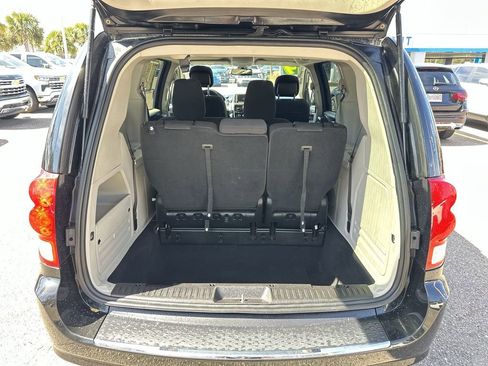 Used 2019 Dodge Grand Caravan SE image 24