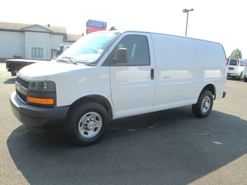 Used 2020 Chevrolet Express 2500 w/ Driver Convenience Package image 3