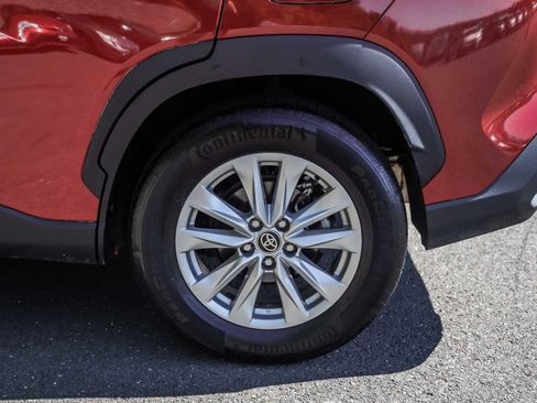 Used 2022 Toyota Corolla Cross LE w/ Moonroof Package AWD/4WD image 14