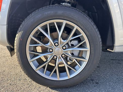 New 2025 Jeep Grand Cherokee Summit w/ Adv Protech Group IV image 37