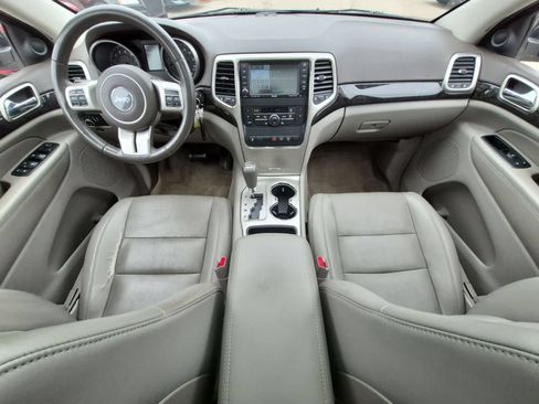 Used 2011 Jeep Grand Cherokee Laredo AWD/4WD image 15