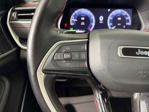 Used 2022 Jeep Grand Cherokee Trailhawk w/ Luxury Tech Group III image 20