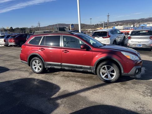 Used 2013 Subaru Outback 2.5i Limited w/ Moonroof Pkg image 3