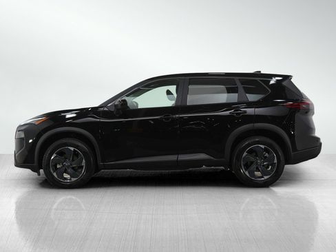 Used 2025 Nissan Rogue SV AWD/4WD image 2