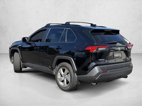 Used 2021 Toyota RAV4 XLE Premium AWD/4WD image 7