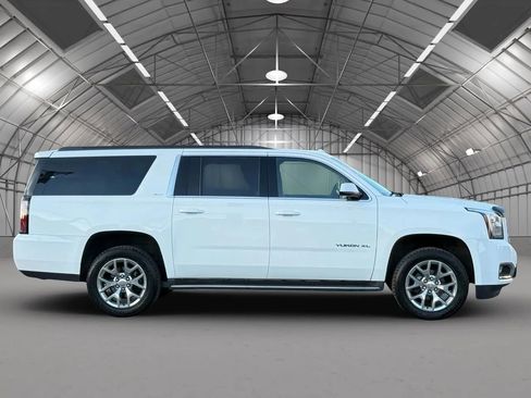 Used 2016 GMC Yukon XL SLT w/ Open Road Package AWD/4WD image 8
