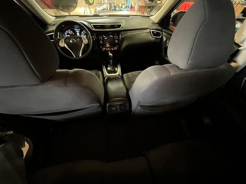 Used 2016 Nissan Rogue SV AWD/4WD image 3