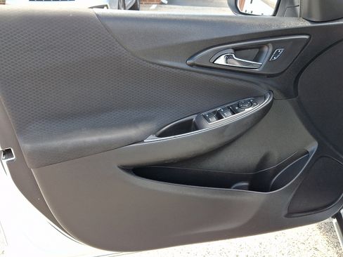Used 2018 Chevrolet Malibu LT FWD image 13